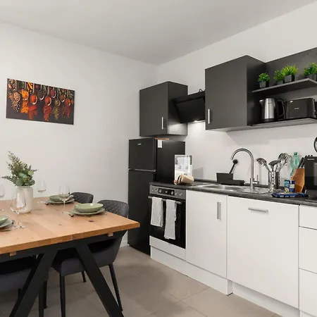 Livesto Im Zentrum Bad Driburgs - Modern, Parkplatz, Terrasse, Switch, Smarttv Fuer Familien Und B2b * Bad Driburg