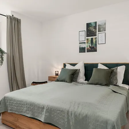 Livesto Im Zentrum Bad Driburgs - Modern, Parkplatz, Terrasse, Switch, Smarttv Fuer Familien Und B2b *
