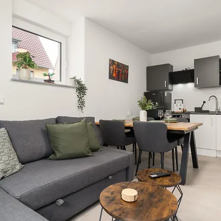 Appartement Livesto Im Zentrum Bad Driburgs - Modern, Parkplatz, Terrasse, Switch, Smarttv Fuer Familien Und B2b Bad Driburg